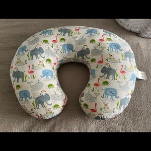 Boppy pillow! EUC.